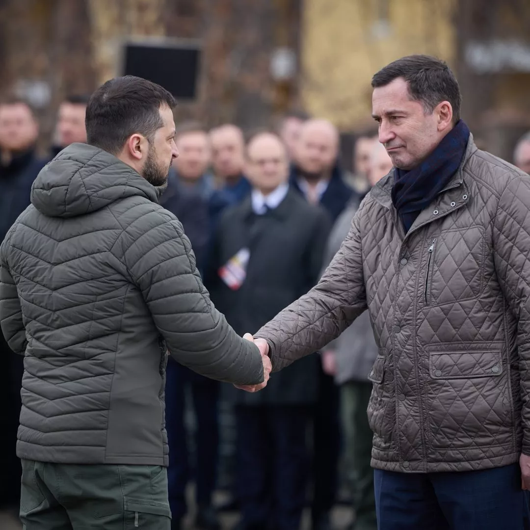 Вручення державної нагороди після звільнення Бучі